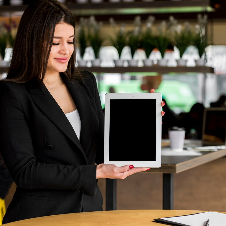 Top Features to Look for in a Kiosk Screen for Your Business
