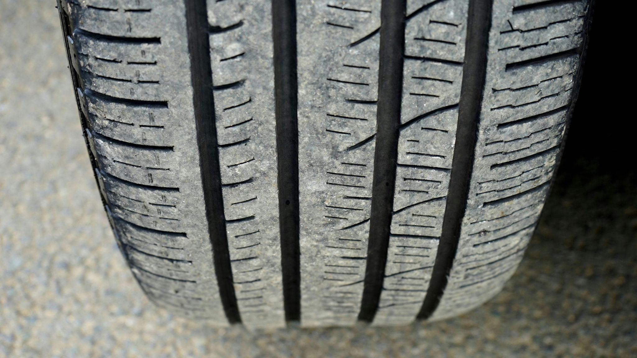 How to Choose the Right Car Tyres for Auckland Driving Conditions